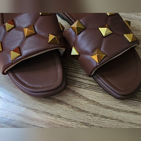 Authentic Valentino Rockstud Slides - Picture 14 of 14